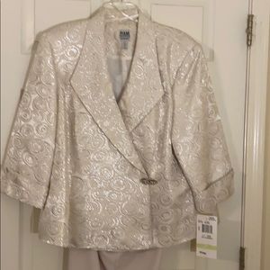 R&M Richards 2 piece pantsuit NWT. Size 18W